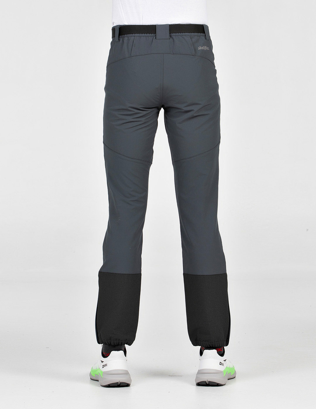 pantalón +8000 munden, gris