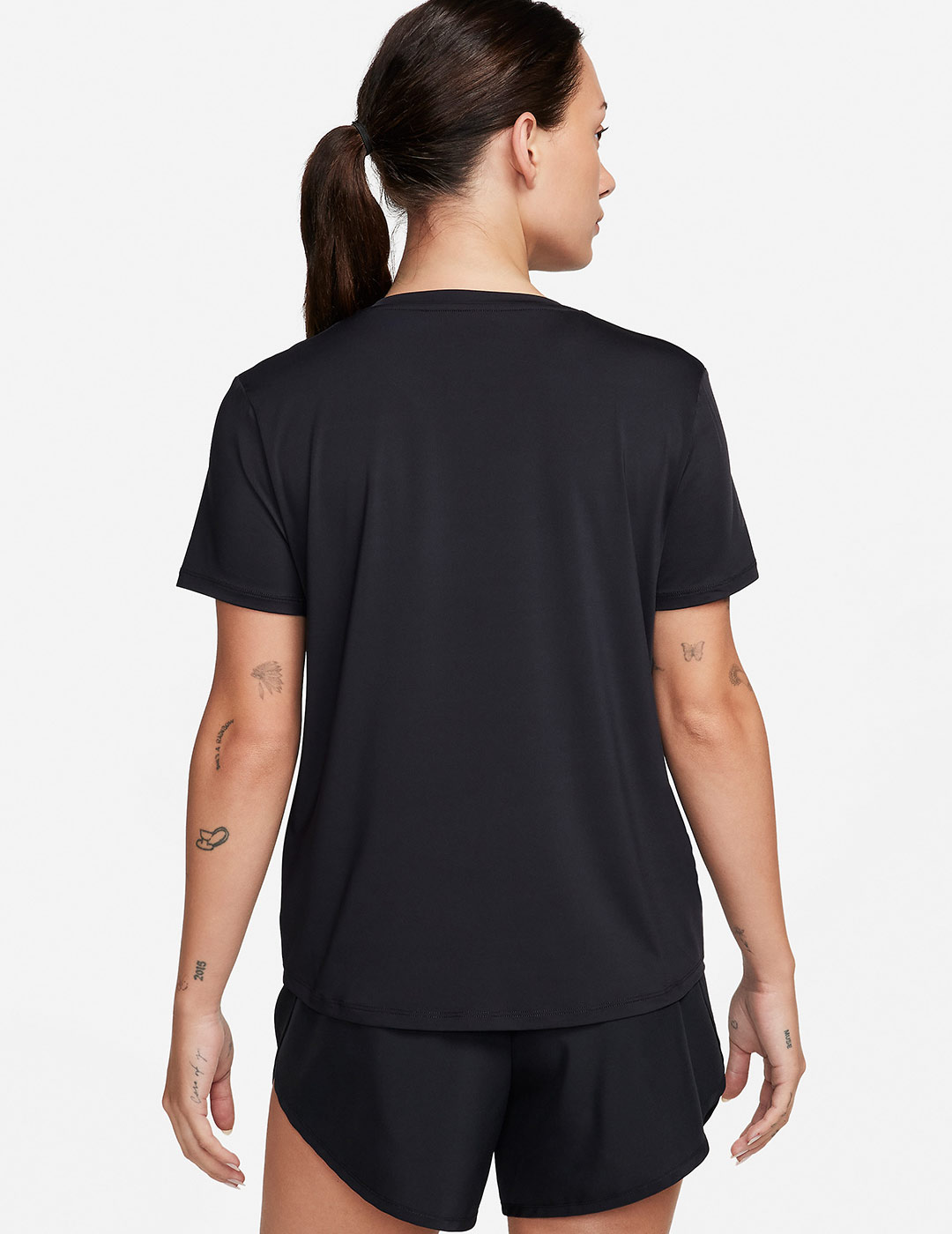 camiseta manga corta nike mujer  ONE CLASSIC, negro